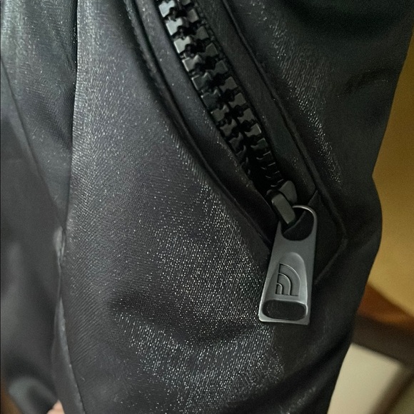 The North Face Black Puffer Jacket - Picture 4 of 14